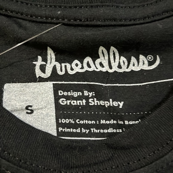 Threadless graphic tee - Picture 2 of 2